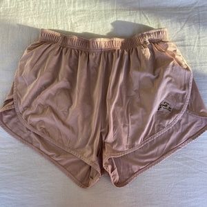 Tracksmith Twilight Split Shorts in Rosewood Size M